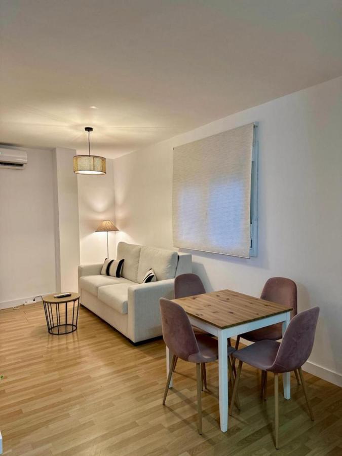 Santa Lucia 1 Bedroom Apartment Малага Екстериор снимка