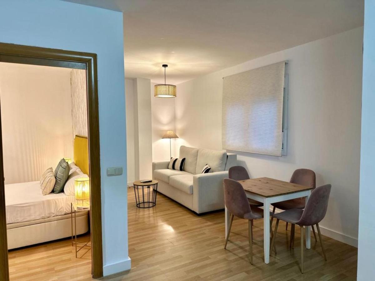 Santa Lucia 1 Bedroom Apartment Малага Екстериор снимка